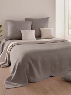 Pereira Da Cunha Tagesdecke In Grau -Haushaltsgegenstände Rabatt ddd7f6467e66314e61520d8a4f8eacda